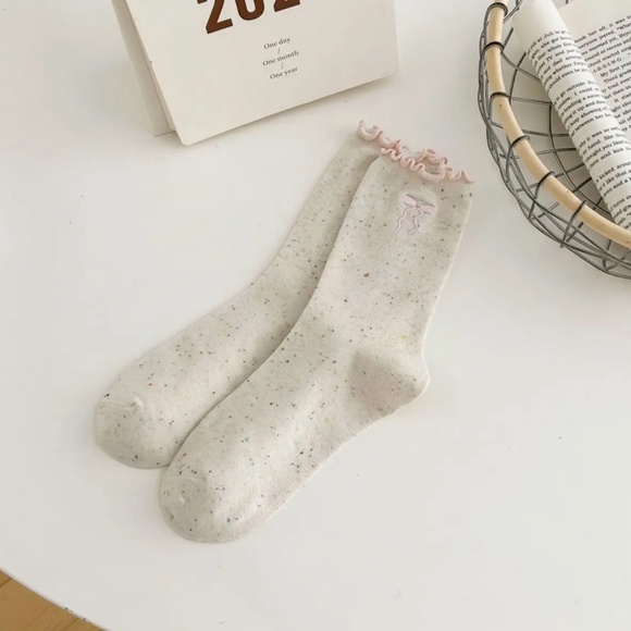 Ruffle Bow Embroidery Socks - Picture 1 of 2